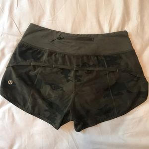 lulu size 2 camo speed short